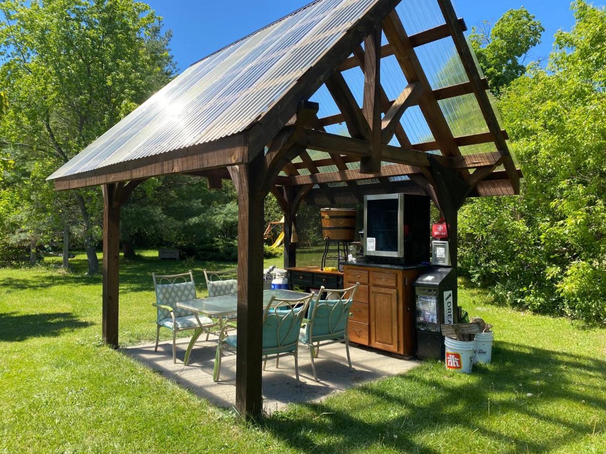 Dreamers Writing Farm, 3 Wooded Acres, Hepworth Sauble Beach Exteriör bild
